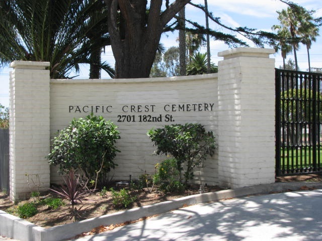Pacific Crest Cemetery